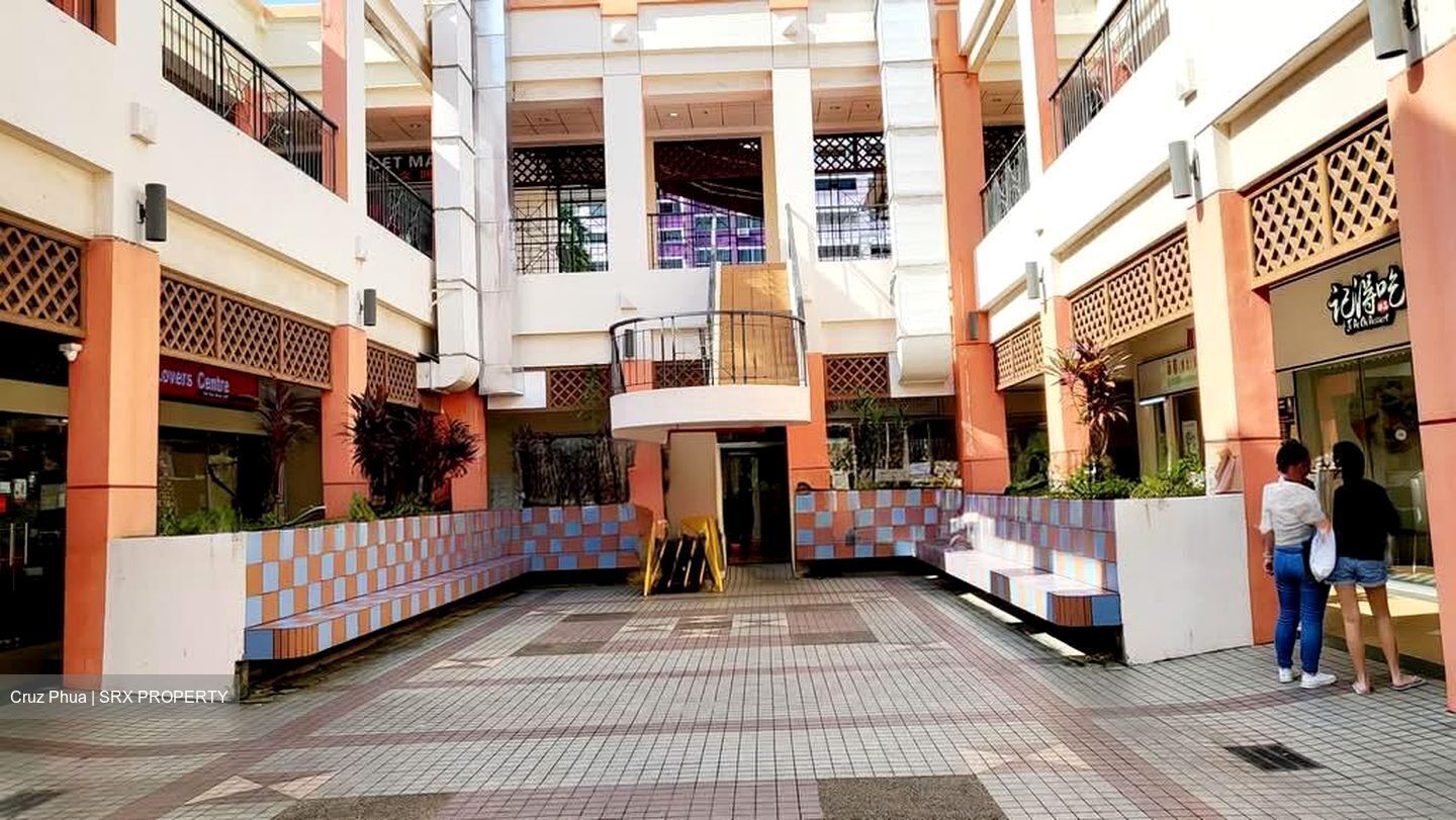 Hougang Green Shopping Mall (D19), Retail #570472741